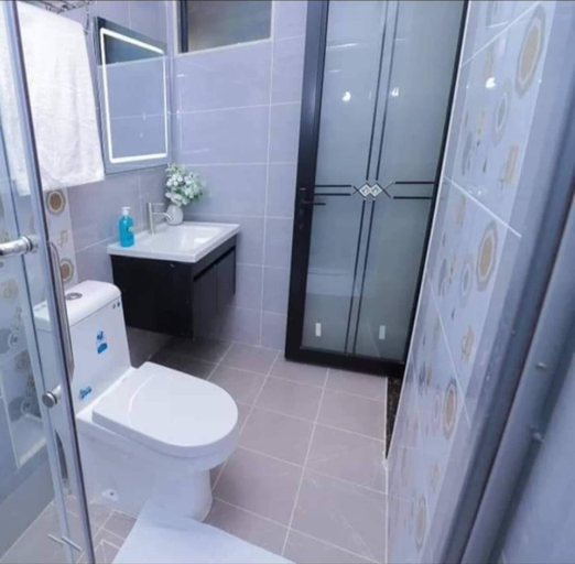 Bathroom 5, Cozy 1-bedroom Apartment in Central Nairobi With City View, Dagoretti North