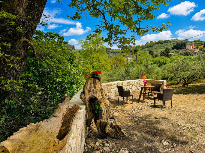 Outdoor dining 4, Oniropagida - Dream Catcher - House On Way To Sougia, Crete