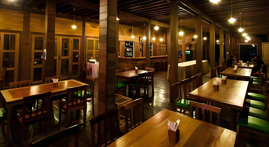 Food & Drinks 5, Riverhouse Resort, Mae Sariang