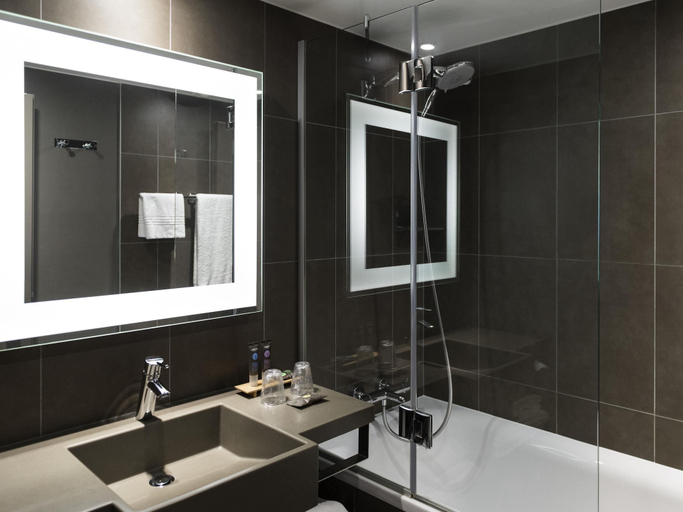 Bathroom 5, Novotel Brussels Airport, Vlaams Brabant