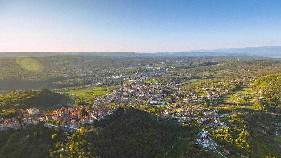 Others 4, Mirakul Residence, Labin