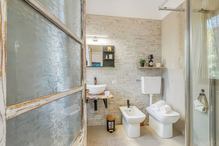 Bathroom 2, Dimora Della Rocca Private Garden, Wifi, BBQ & Parking, Varese