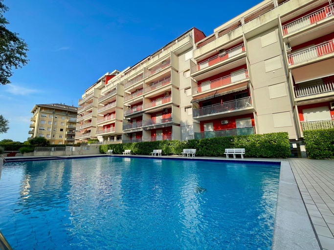 Exterior & Views 2, Modern Poolside Stay With Balcony, Venezia