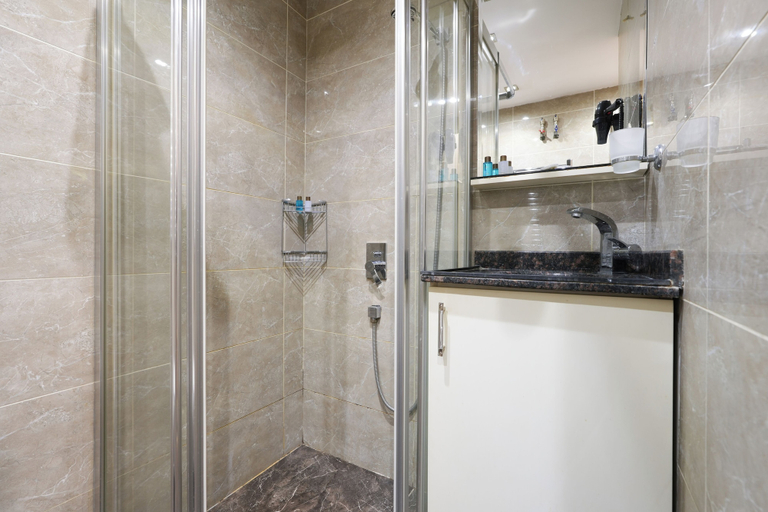 Bathroom 5, Rooms Inn Taxim, Beyoğlu