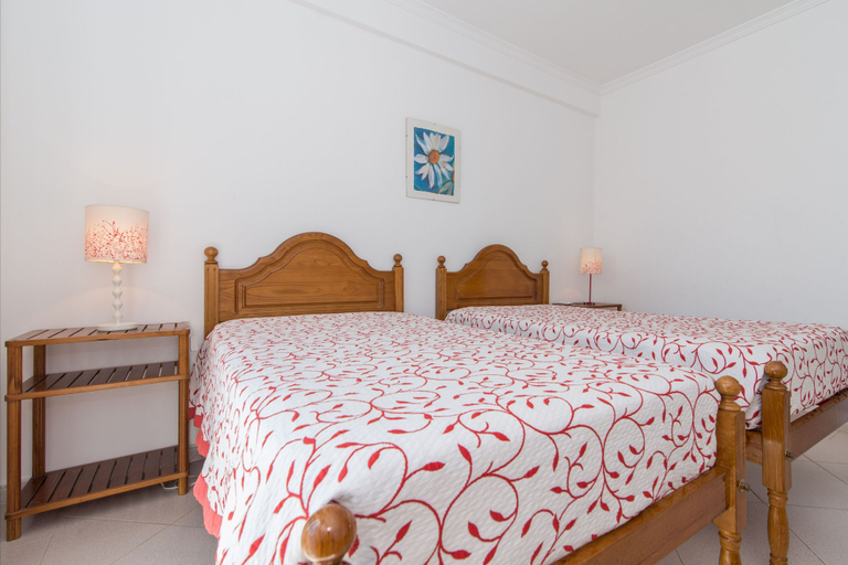 Room 5, Cabanas T1 Apartment With Balcony & BBQ 8min Walk to Beachfront, Alcoutim
