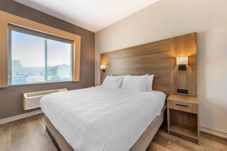 Bedroom 4, Best Western Plus 1000 Islands Hotel & Suites, Leeds and Grenville