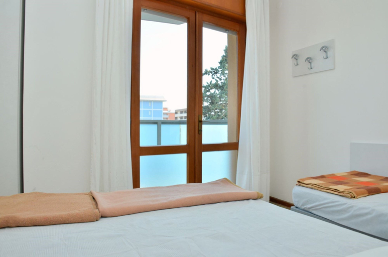 Room 3, Comfy Flat for six Guests in Bibione-beahost, Venezia