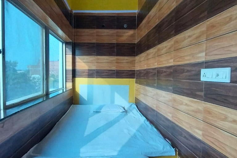 Room 3, Baba Hotel and Guest House, Gorakhpur