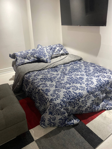 Room 5, Newly Renovated Two Bedroom Apartment, Peel