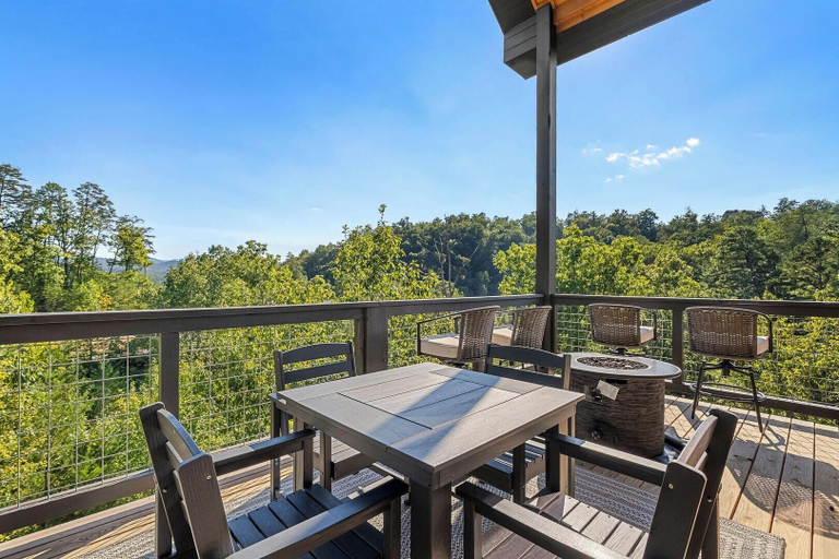 Outdoor dining 2, Peaceful Paradise, Sevier