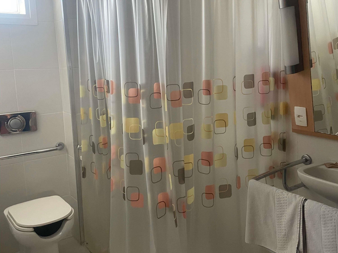 Bathroom 4, ibis Mossoro, Mossoró