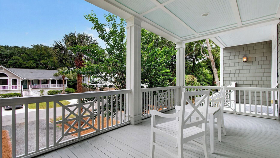 Interior 4, 9 24th Avenue by Avantstay Walk to Beach + Pool + Rooftop Deck, Charleston
