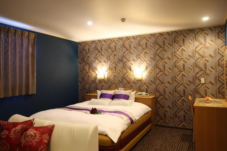 Others 3, hotel dolphia – Adults Only, Daisen