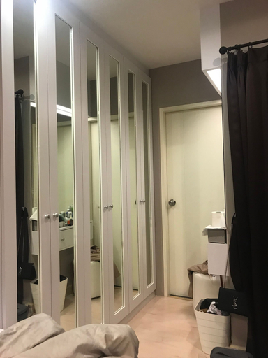 Interior 5, Short Term or Long Term at BTS Wongwianyai, Khlong San
