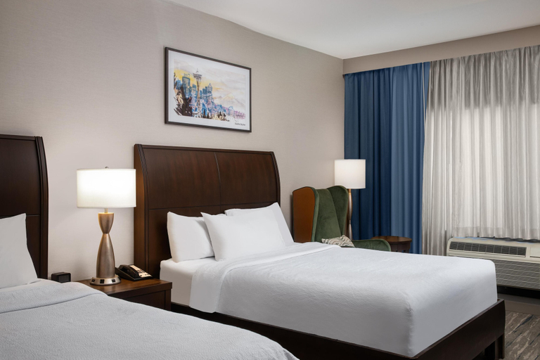 Bedroom 4, Hilton Garden Inn Seattle Downtown, Seattle