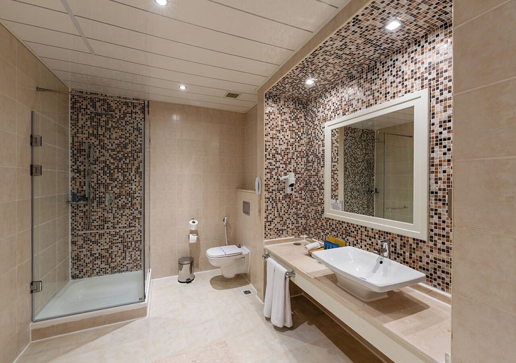 Bathroom 5, Tropitel Sahl Hasheesh Resort, Safaja