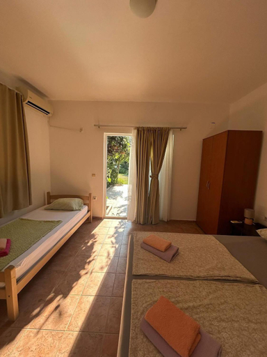 Bedroom 2, Garden Apartments