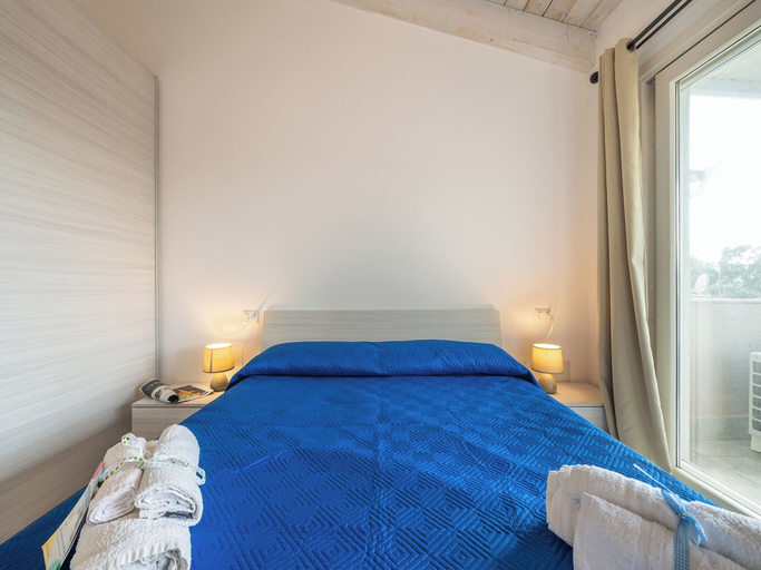Room 4, Charming Accommodation With Pool in Viddalba, Sassari