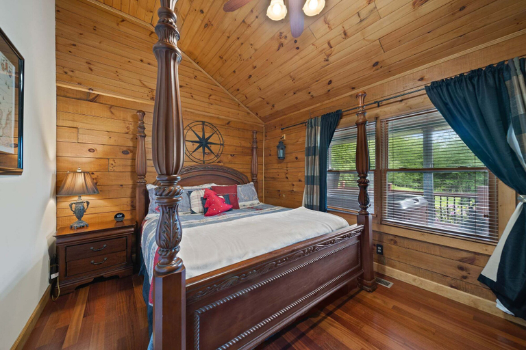 Interior 3, Little Heaven - one Level! hot Tub, Multi Games, Pets Allowed, Sugar Mountain, Avery