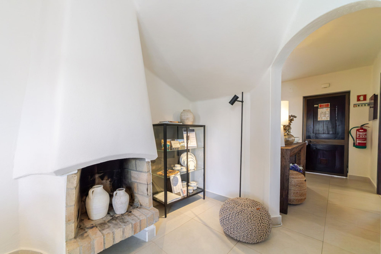 Room 4, Sao Rafael Apartment by Minhos Guest, Albufeira