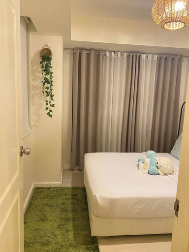 Room 4, Azure Staycations by M&M 1, Parañaque