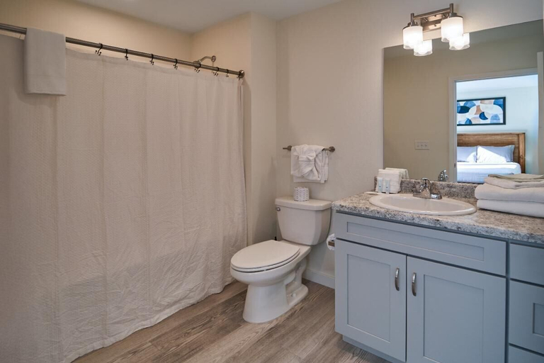 Bathroom, The Ruby 112, Sevier