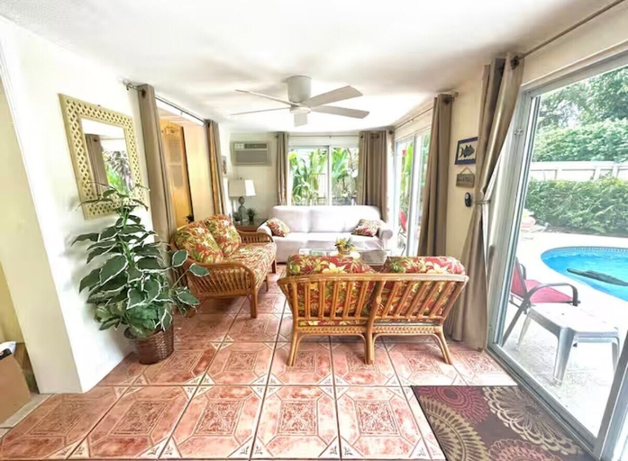 Living area 2, The Wilton Woodsman Men's Clothing Opt, Broward