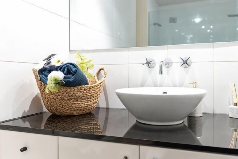 Bathroom 4, A Cozy Studio CBD Next to Darling Harbour, Sydney