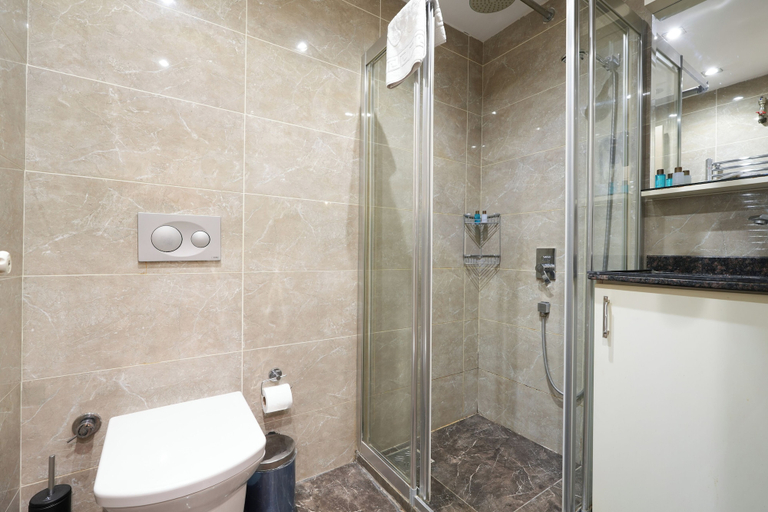 Bathroom 5, Rooms Inn Taxim, Beyoğlu