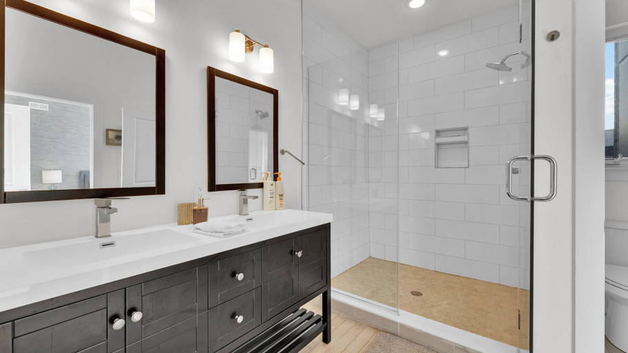 Bathroom 5, Apartmint at Germantown Ave Philadelphia, Philadelphia