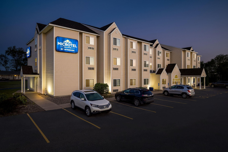Exterior & Views 2, Microtel Inn & Suites by Wyndham Prairie du Chien, Crawford