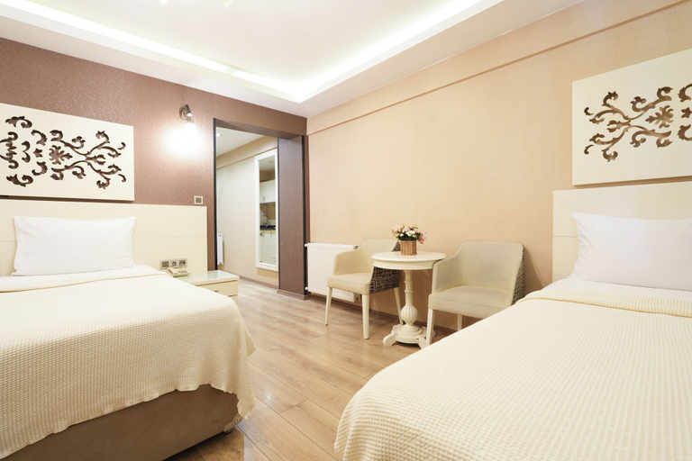 Bedroom 4, Rooms Inn Taxim, Beyoğlu