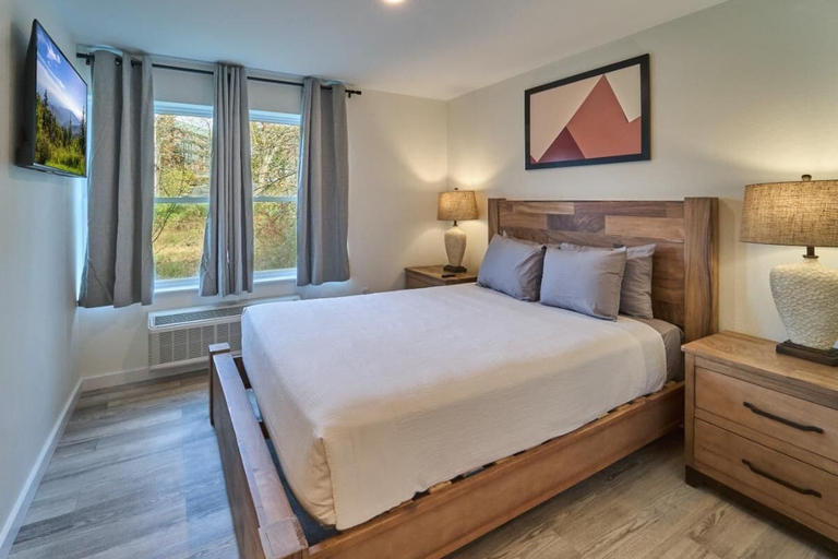 Room, The Ruby 109, Sevier