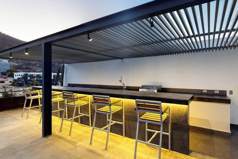 Terrace/patio 2, Cozy Downtown Studio With Rooftop Pool & Arch/ocean Views, La Paz