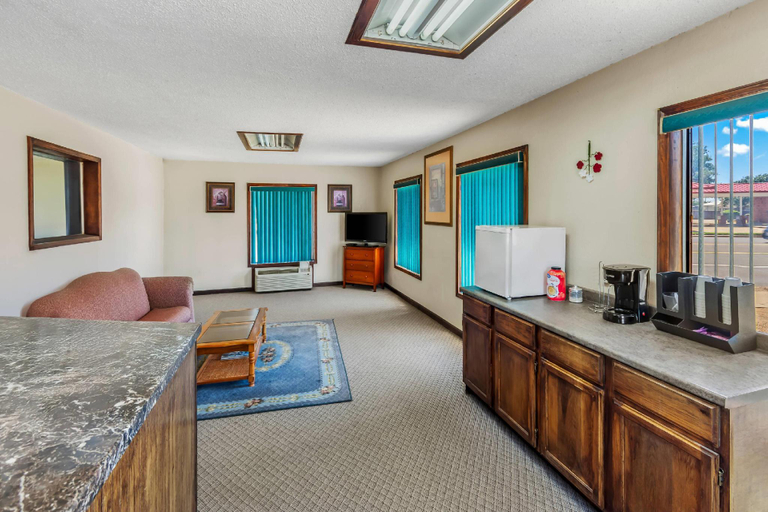 Public Area 3, Rodeway Inn, Garza