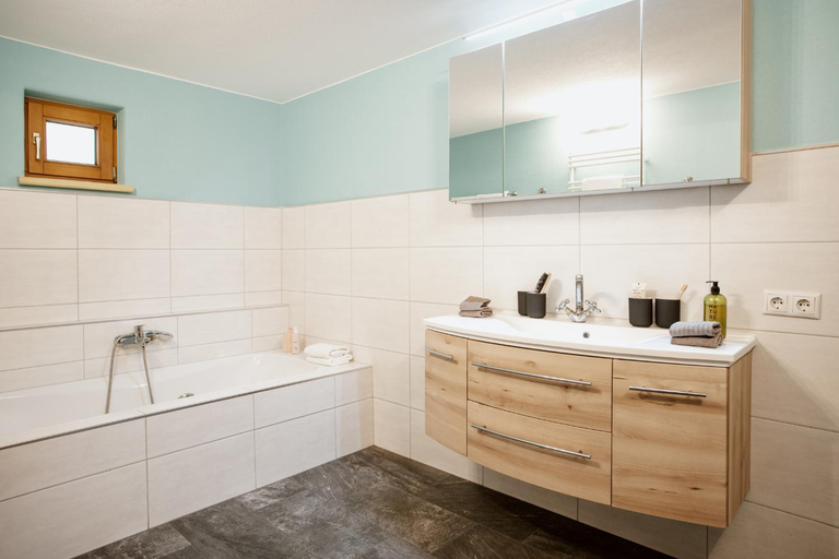 Bathroom 3, Berghotel Basur, Landeck