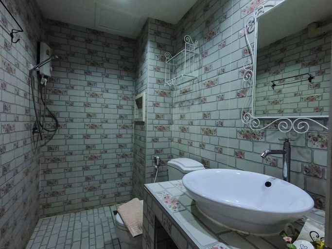 Bathroom 4, Nabanmae Resort, Muang Lampang