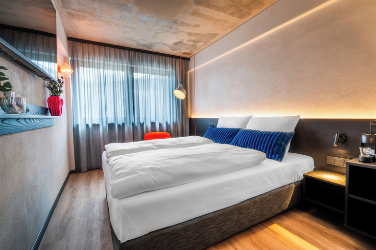 Bedroom 2, Savoy Hotel Frankfurt, Frankfurt am Main
