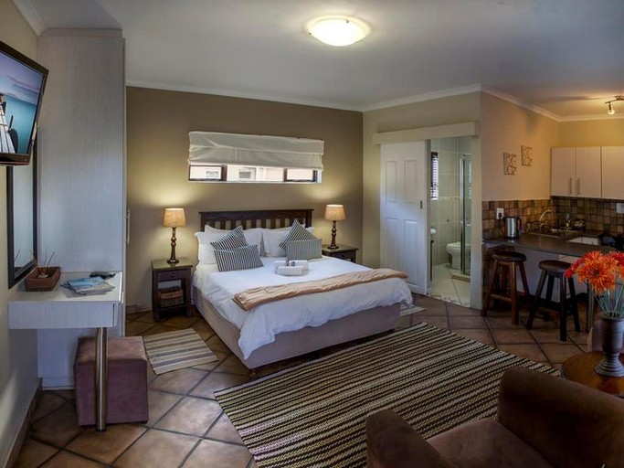 Others 5, Room-luxury Room, Double Bed and Sleeper, Nelson Mandela Bay