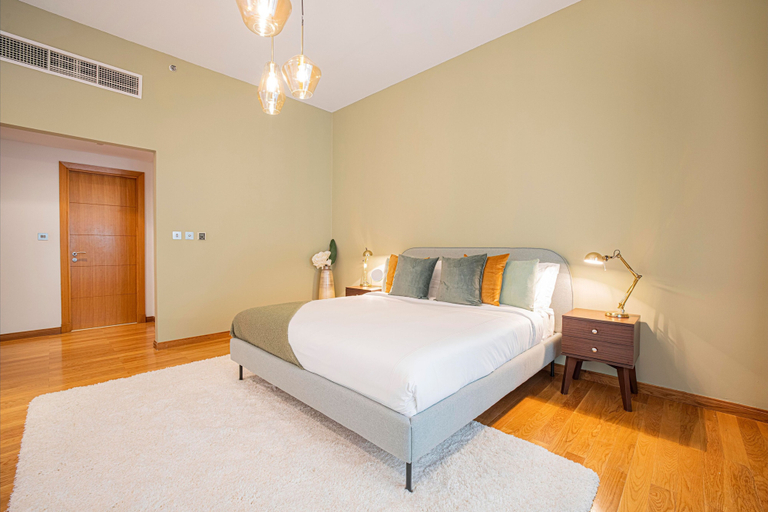 Bedroom 4, Large Terrace and Pool View - 2 Br - Next to Mall, Dubai
