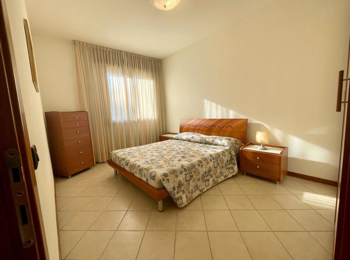 Bedroom 4, Modern Poolside Stay With Balcony, Venezia
