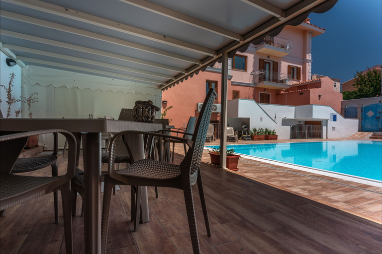 Outdoor dining 2, Relaxing Cristal Blu Studio Sleeps 4 No1492, Olbia-Tempio