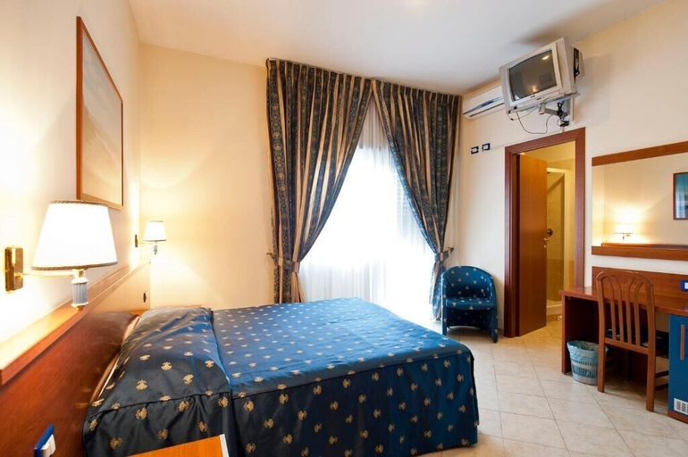 Bedroom 2, Hotel 4 Pini, Roma