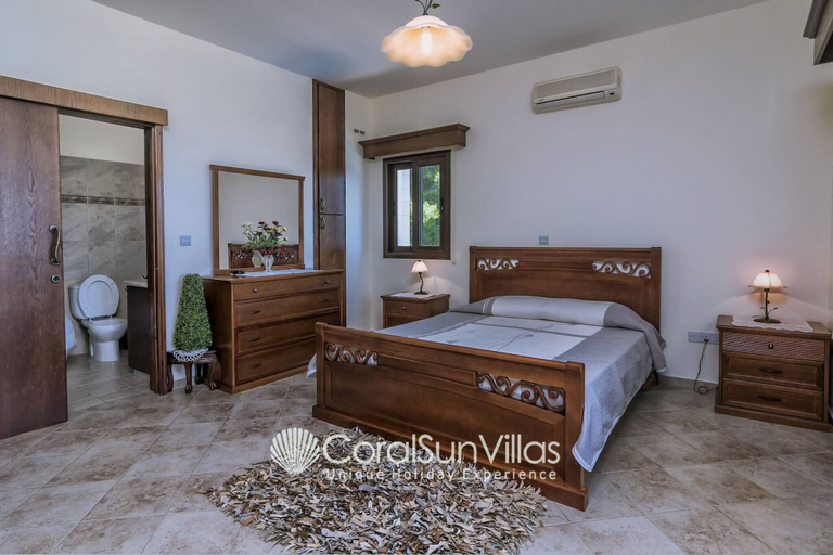 Others 2, Away-from-it-all, Exceptional Sea Views Sleeps 10