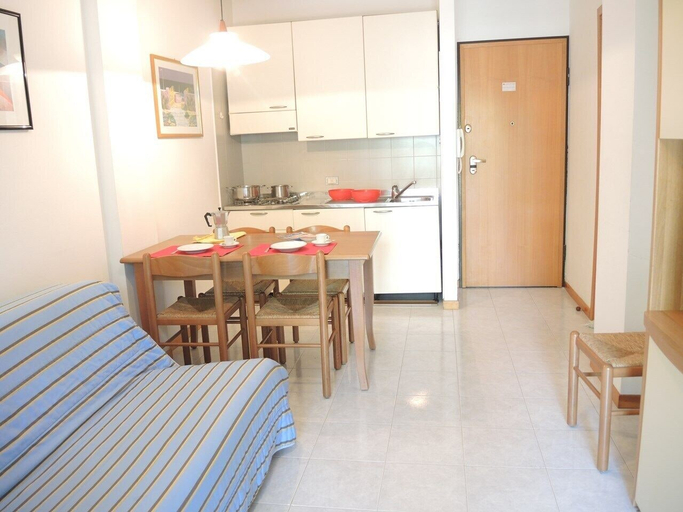 Dining 5, Flat in Residence With Swimming Pool and Balcony, Venezia