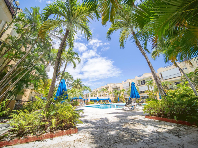 Pool 2, Garden Condos 7 - Central Apartment in Strip, Sosua