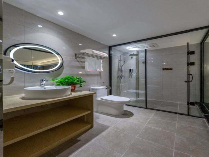 Bathroom 3, Shell Hotel Anhui Huaibei Railway Station Huiyuan Road, Huaibei