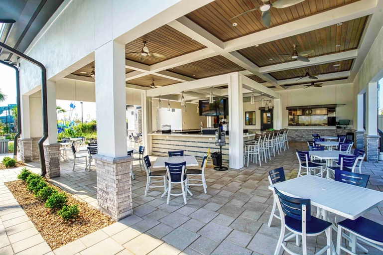 Food & Drinks 5, 600 Pebble Beach Drive, Osceola