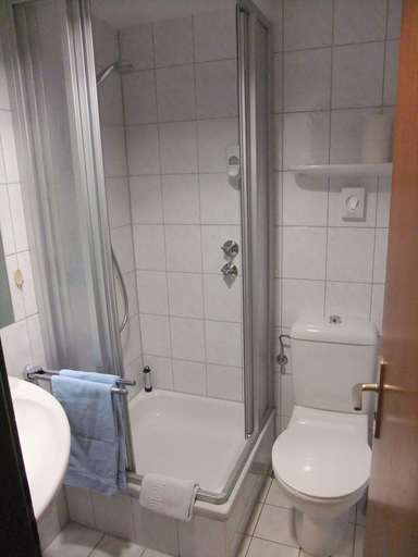 Bathroom, Rheinische Landesturnschule, Rheinisch-Bergischer Kreis