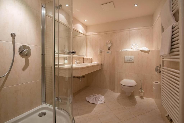 Bathroom 5, Hotel Alpenblick, Schwaz